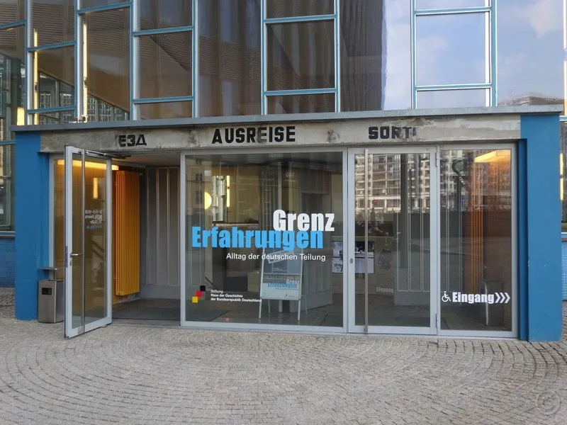 Tränenpalast Ausstellung GRENZ ERFAHRUNGEN