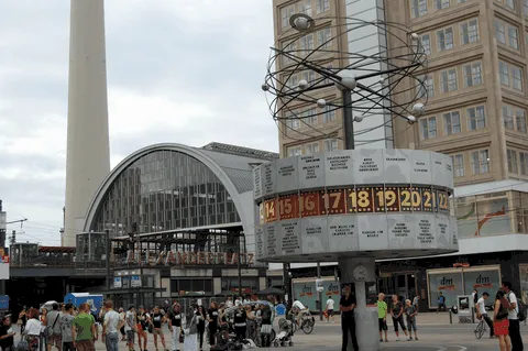 Weltzeituhr Alexanderplatz Berlin